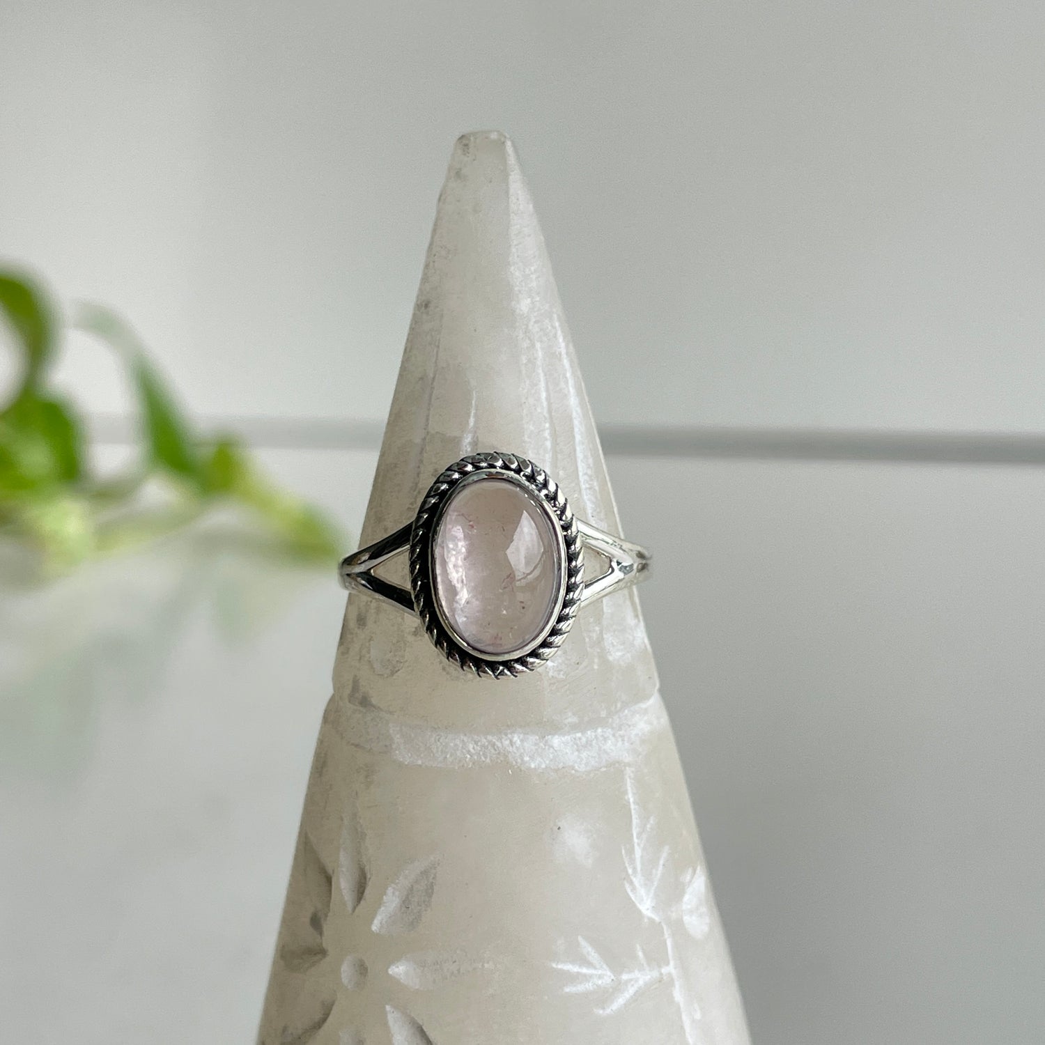 Rose Quartz Oval Ring