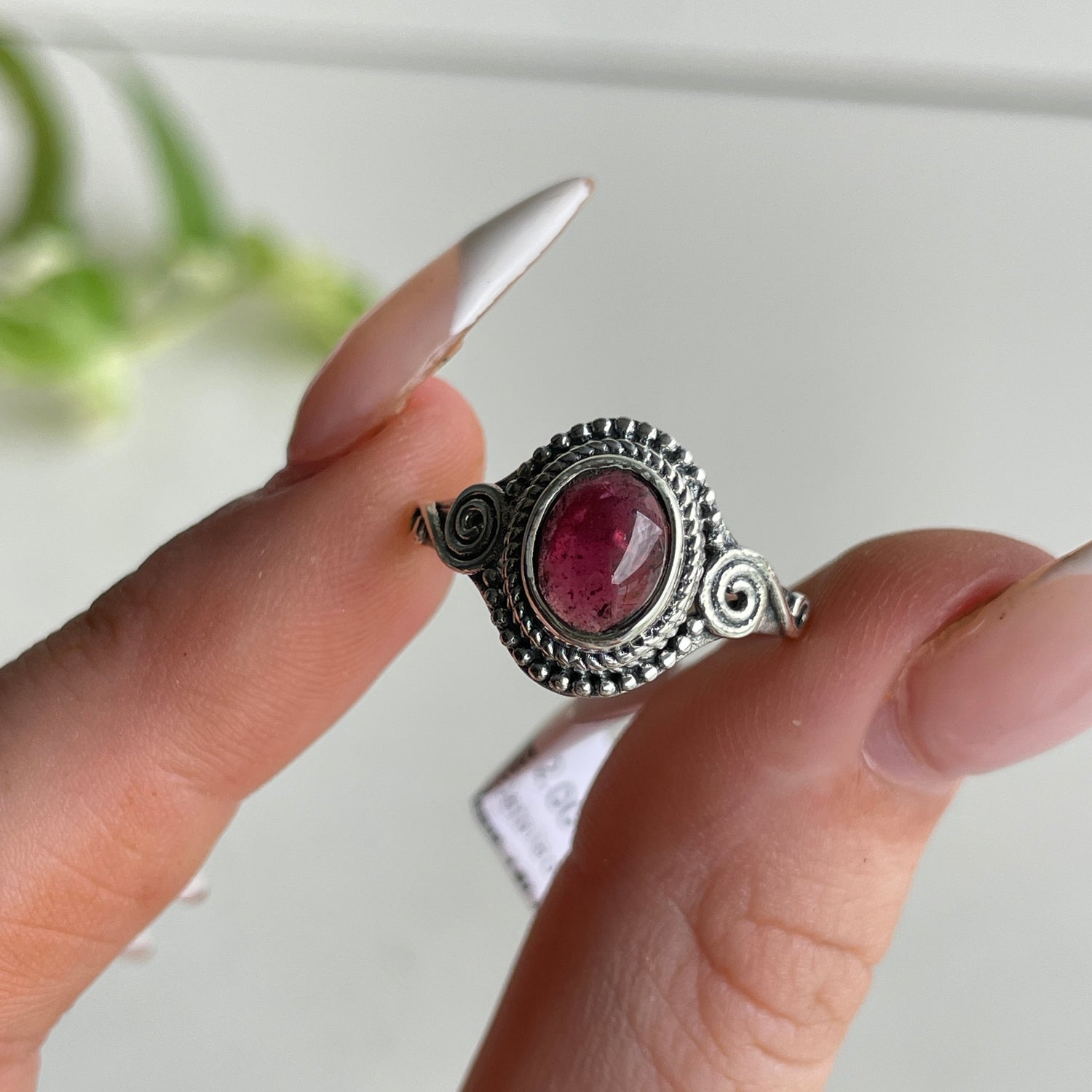 Garnet Oval Detailed Ring