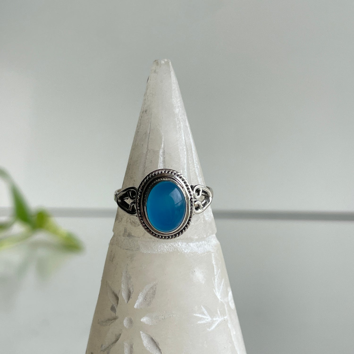 Chalcedony Detailed Oval Ring