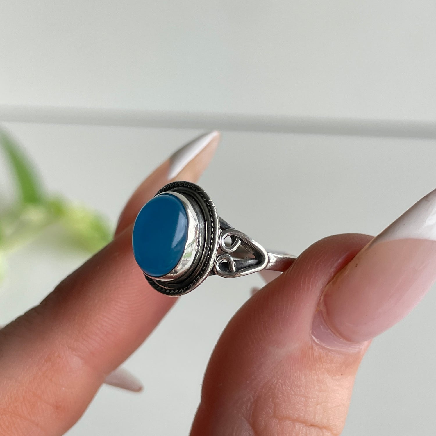 Chalcedony Detailed Oval Ring