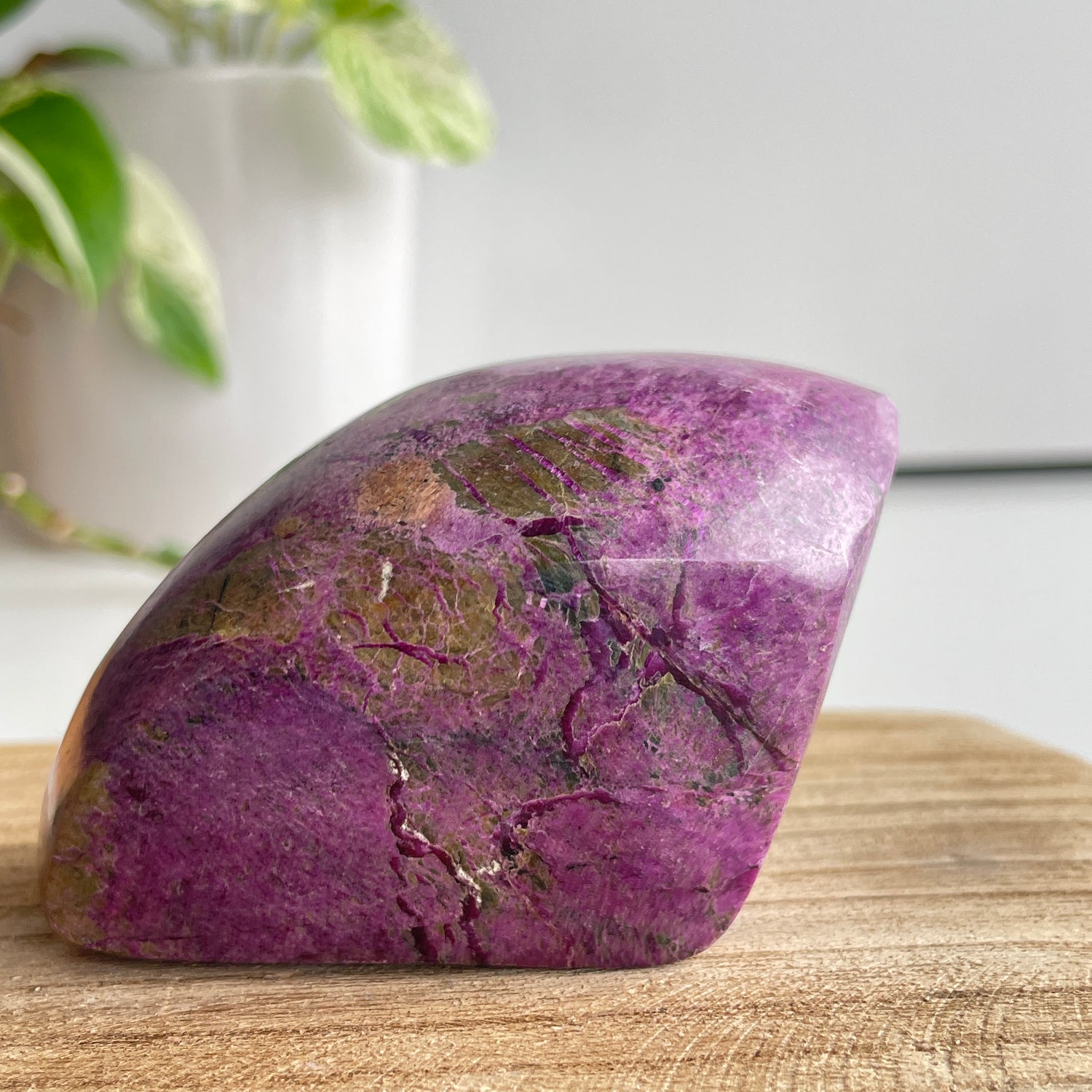 Stichtite In Serpentine ( Atlantisite ) Freeform 4.1cm