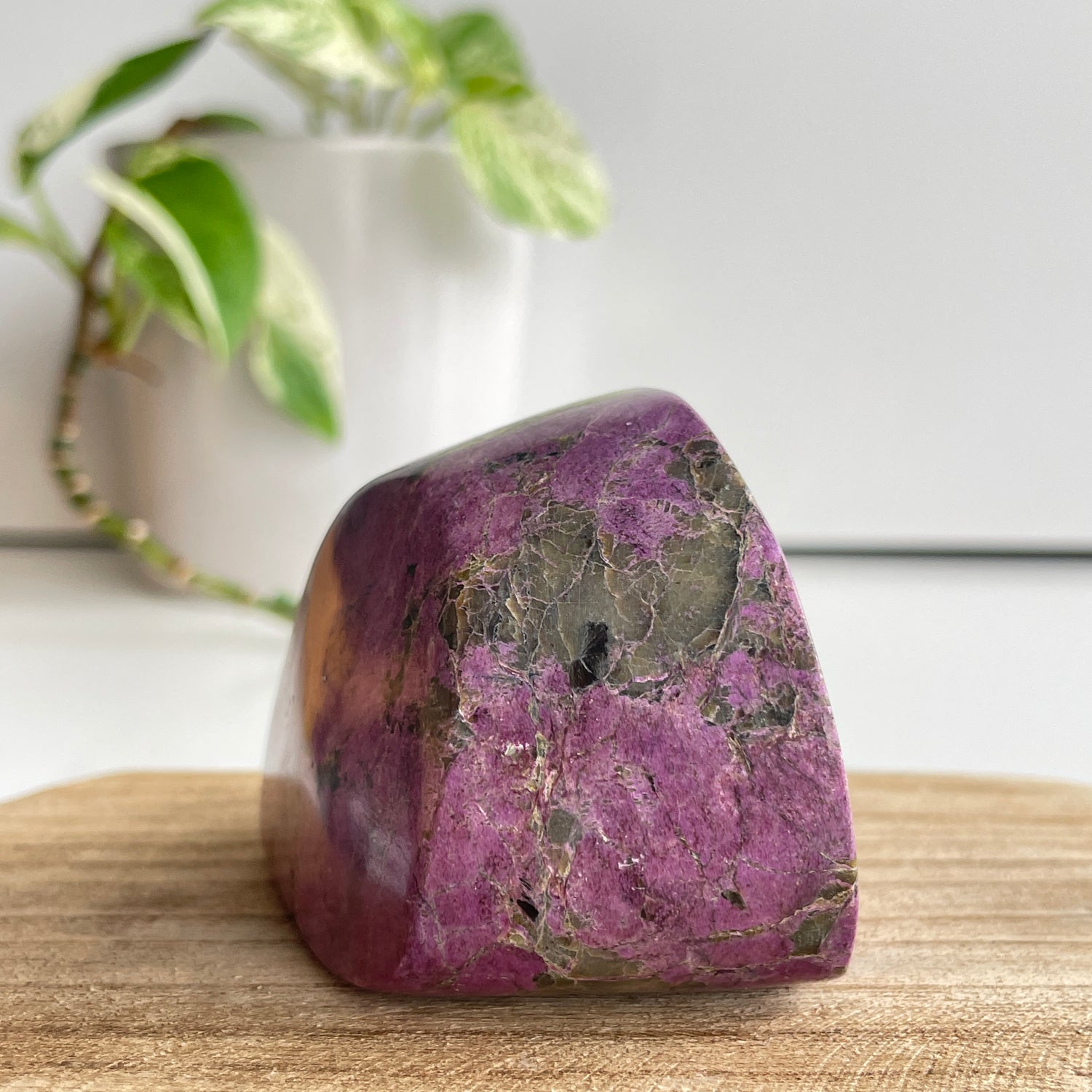 Stichtite In Serpentine ( Atlantisite ) Freeform 5.4cm