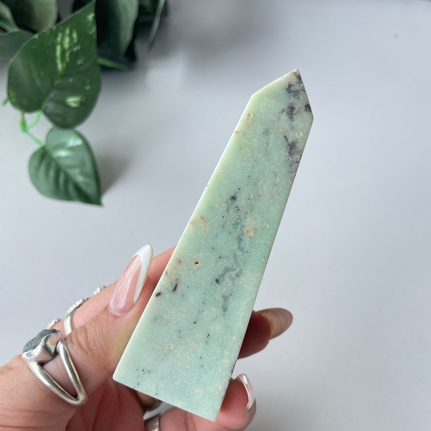 Chrysoprase Obelisk 10.4cm 01