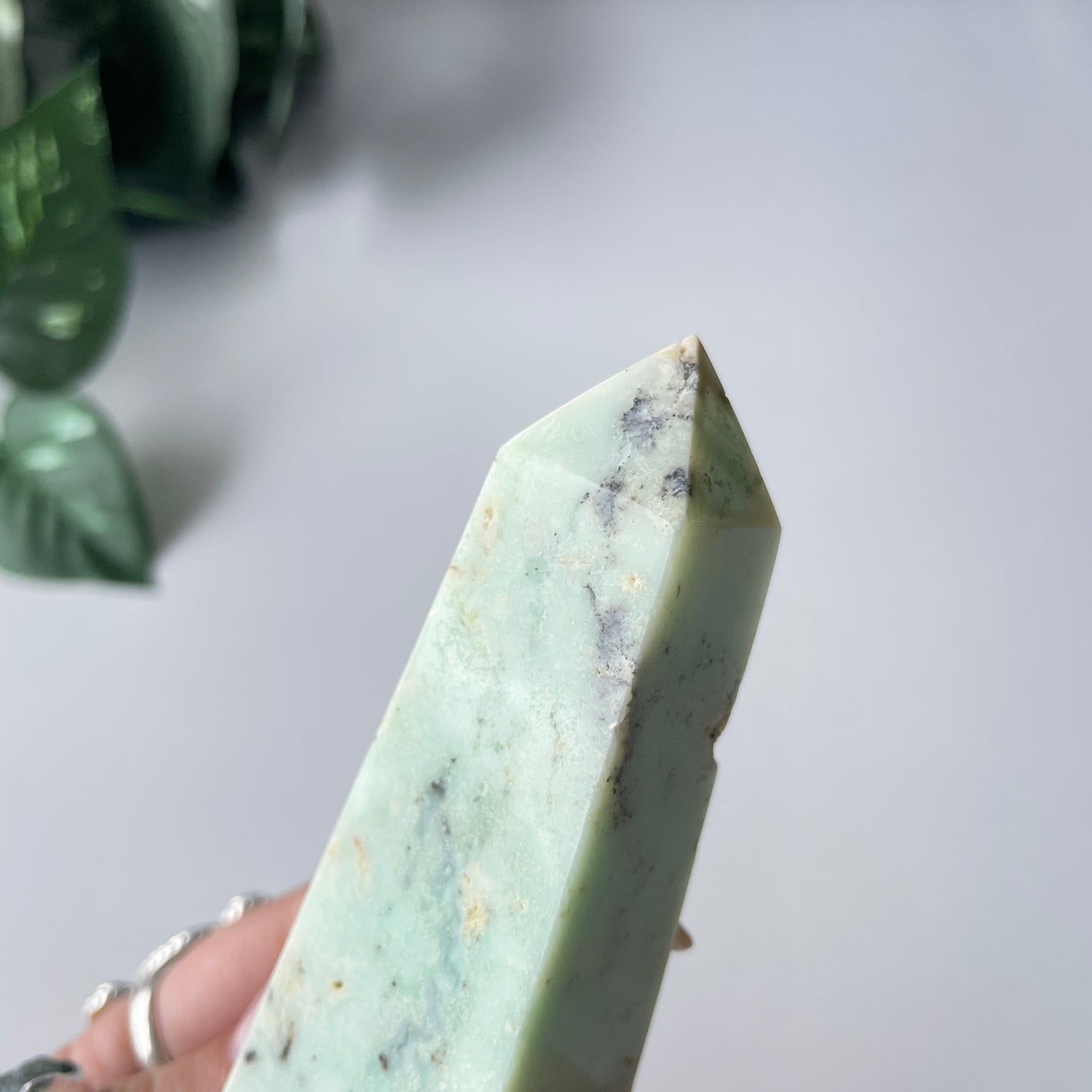 Chrysoprase Obelisk 10.4cm 01