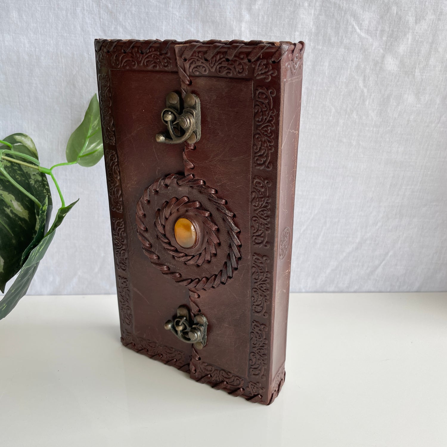 Leather Book Sml 2 Buckles 1 Crystal